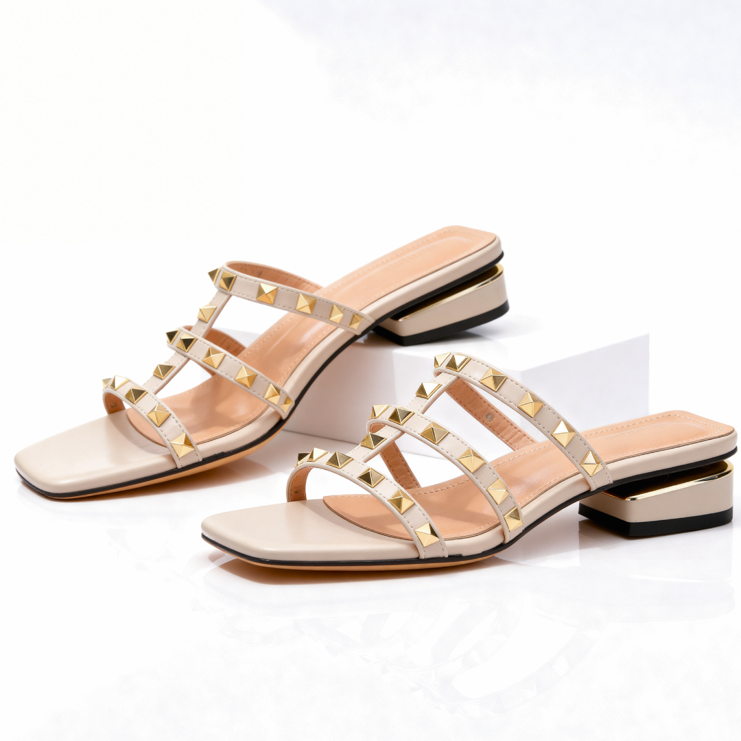 ONNA | Sandalia con tachuelas