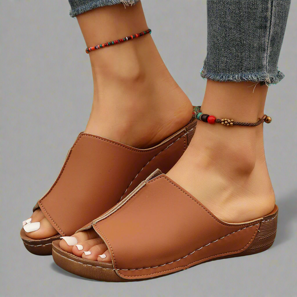 Sandalias de Cuña "Casual Stitch"